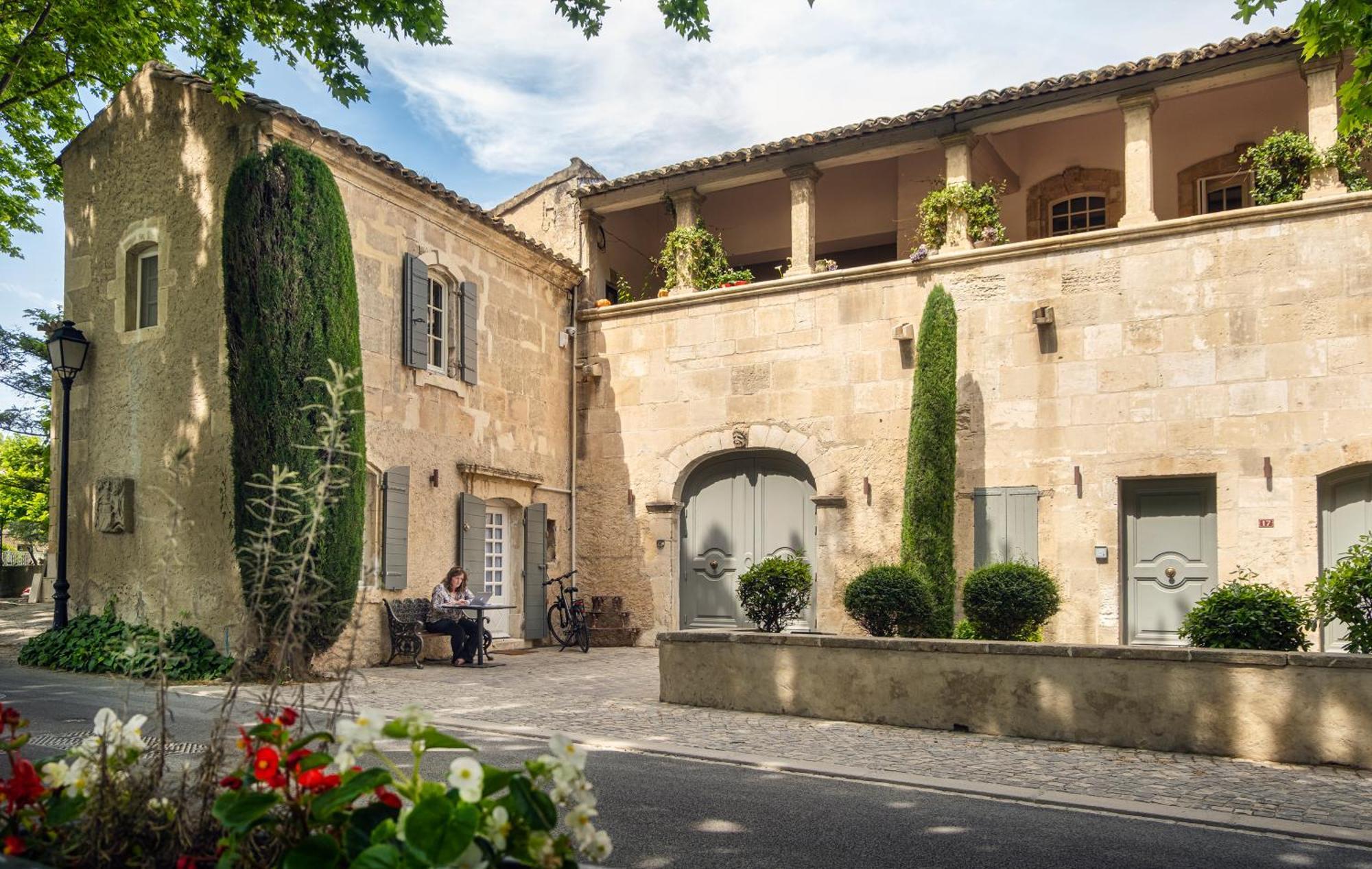 Jk Moulin Paradou Exterior photo